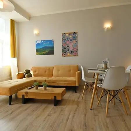 Eagle's Spot Apartment